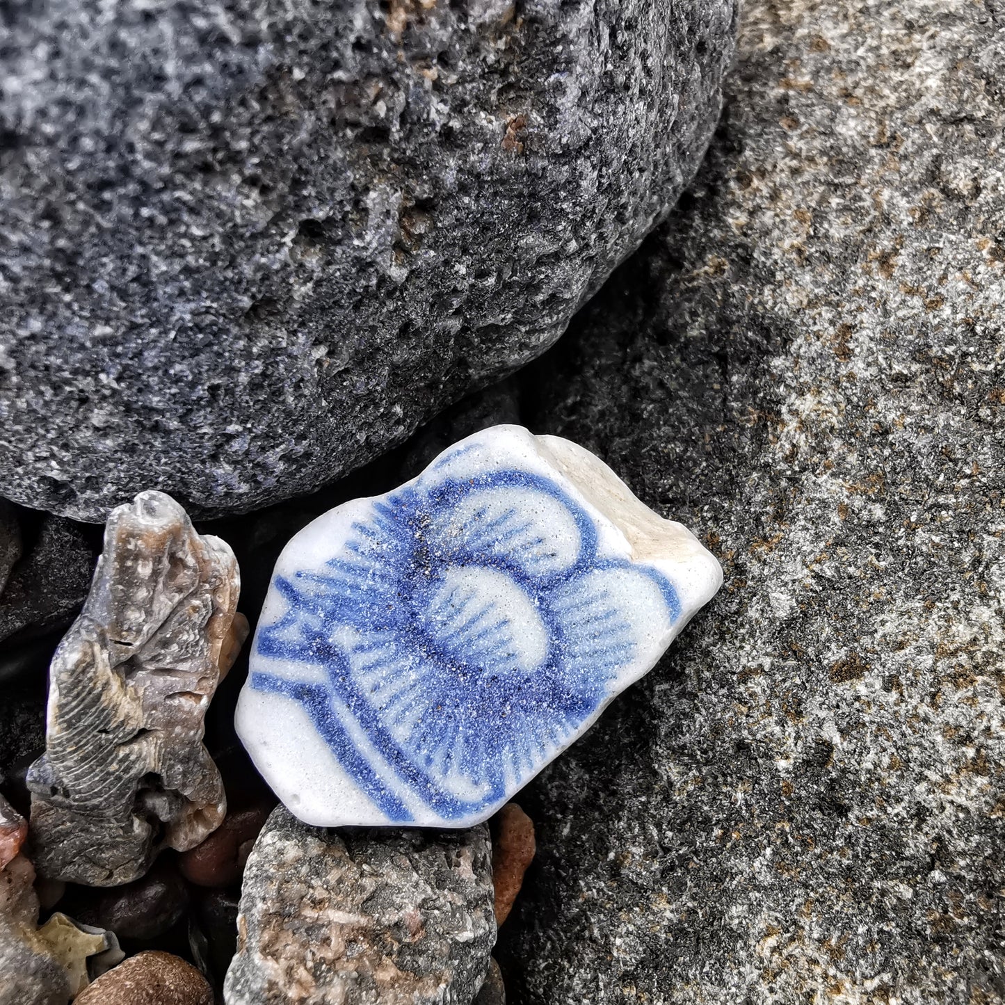 Blue and white sea porcelain & sterling silver pendant.