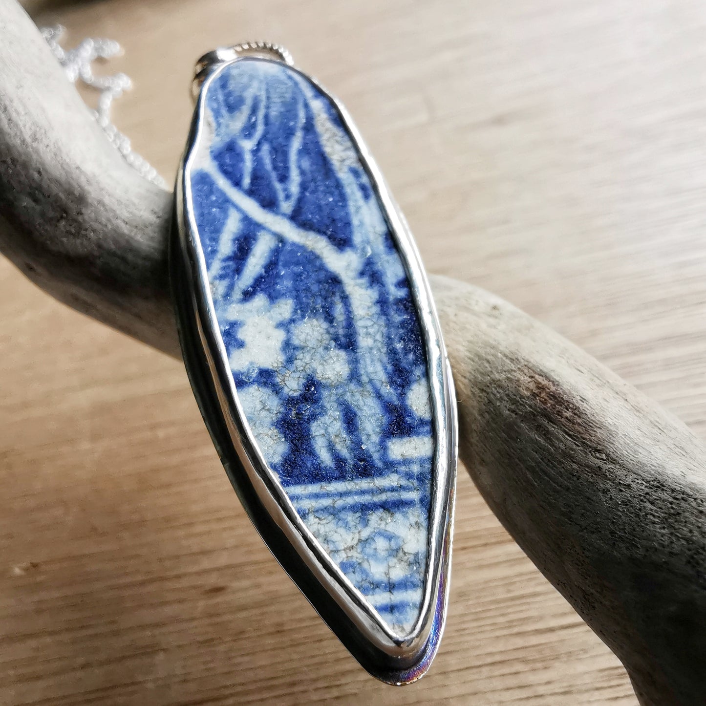 Scottish blue willow pattern pottery & sterling silver pendant.