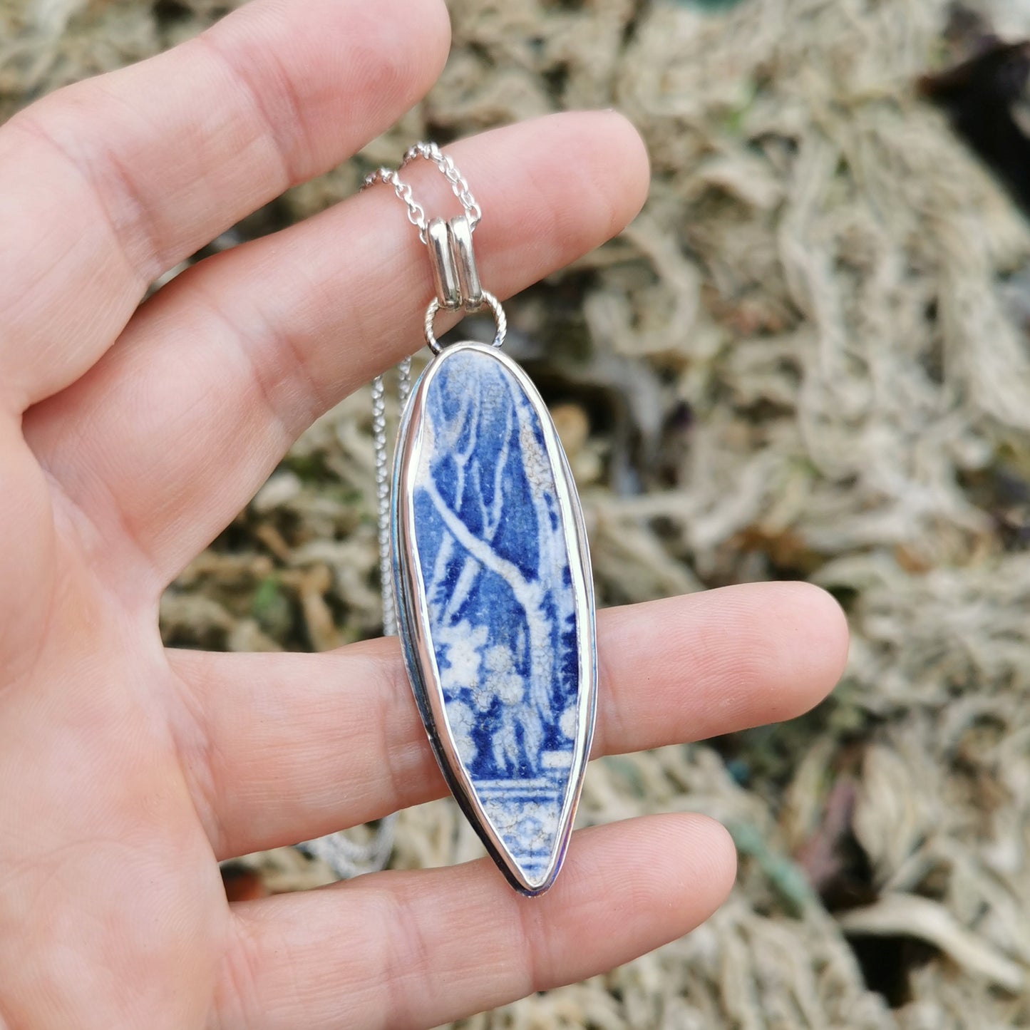 Scottish blue willow pattern pottery & sterling silver pendant.