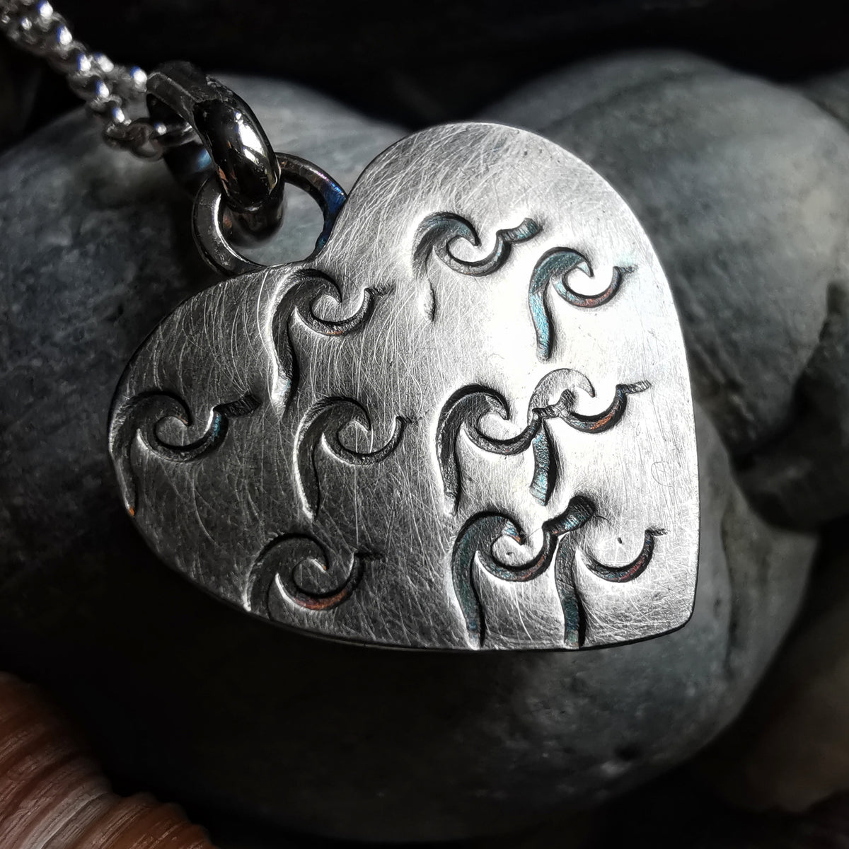 Scottish beach pottery blue willow pattern heart  & sterling silver pendant.