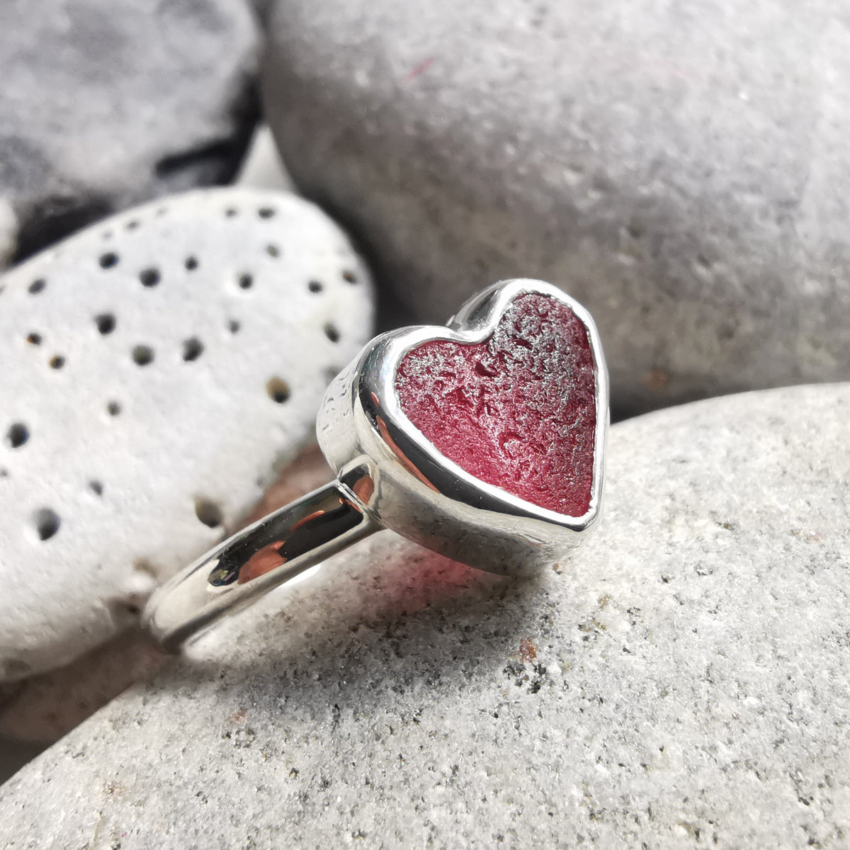 Scottish magenta pink sea glass heart & sterling silver ring size N/7.
