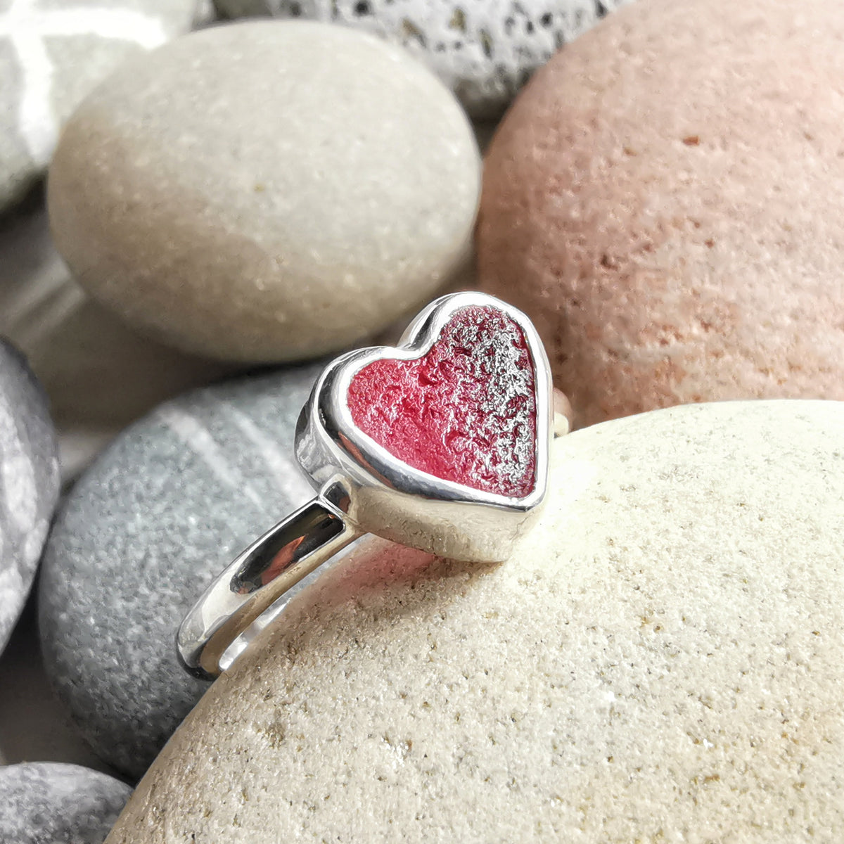Scottish magenta pink sea glass heart & sterling silver ring size N/7.