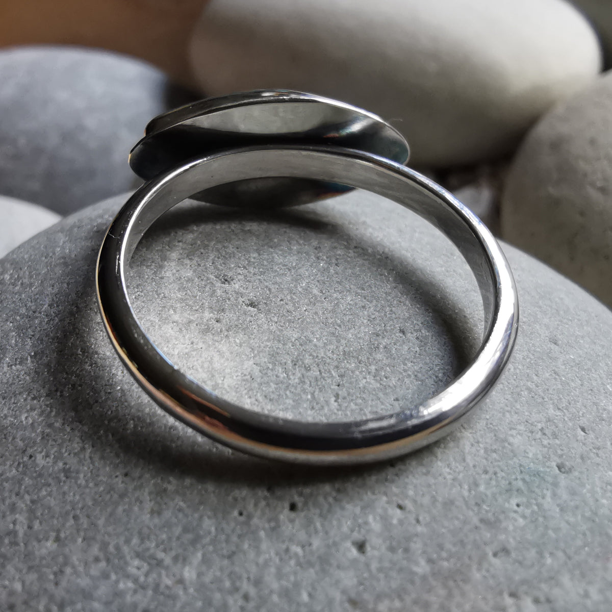 Blue and white Scottish sea pottery & sterling silver ring size P 1/2.