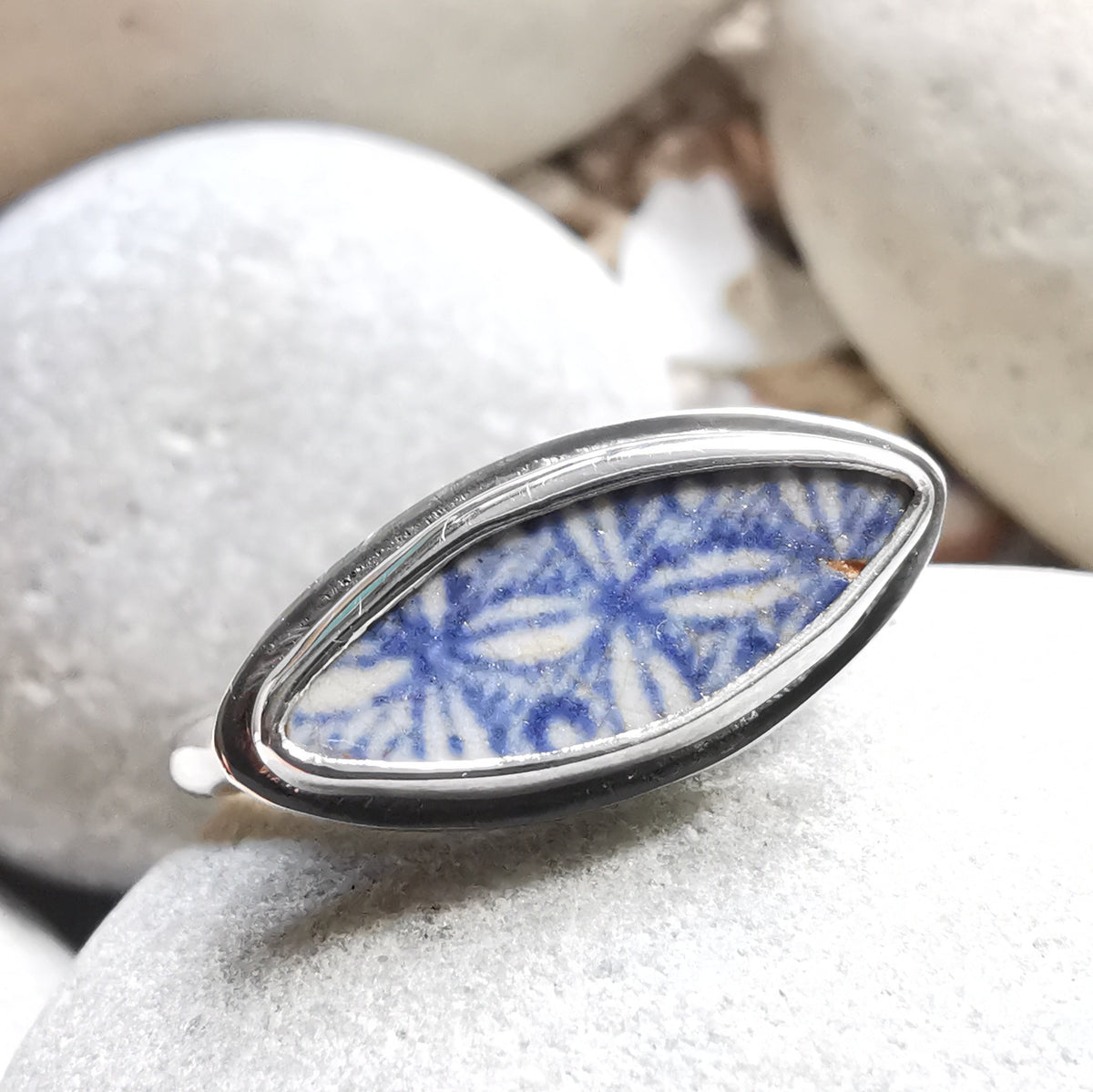 Blue and white Scottish sea pottery & sterling silver ring size P 1/2.