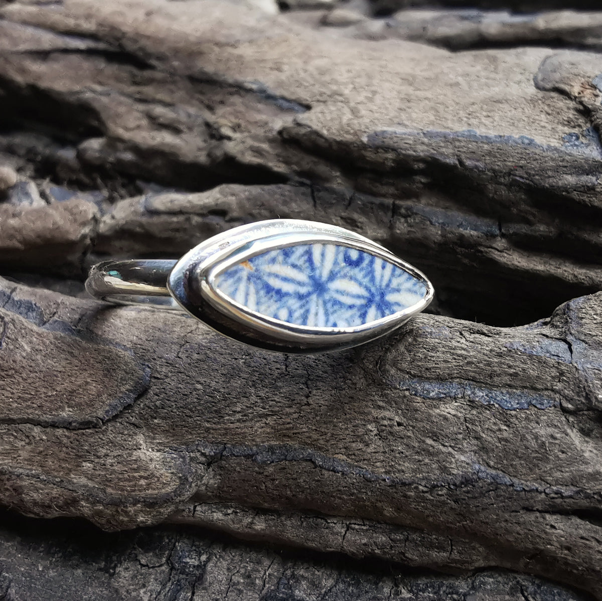 Blue and white Scottish sea pottery & sterling silver ring size P 1/2.