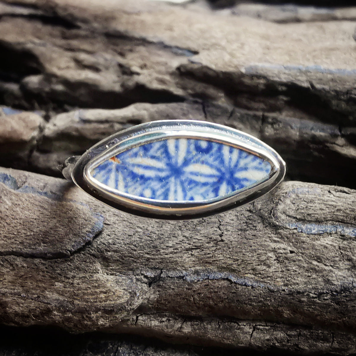 Blue and white Scottish sea pottery & sterling silver ring size P 1/2.