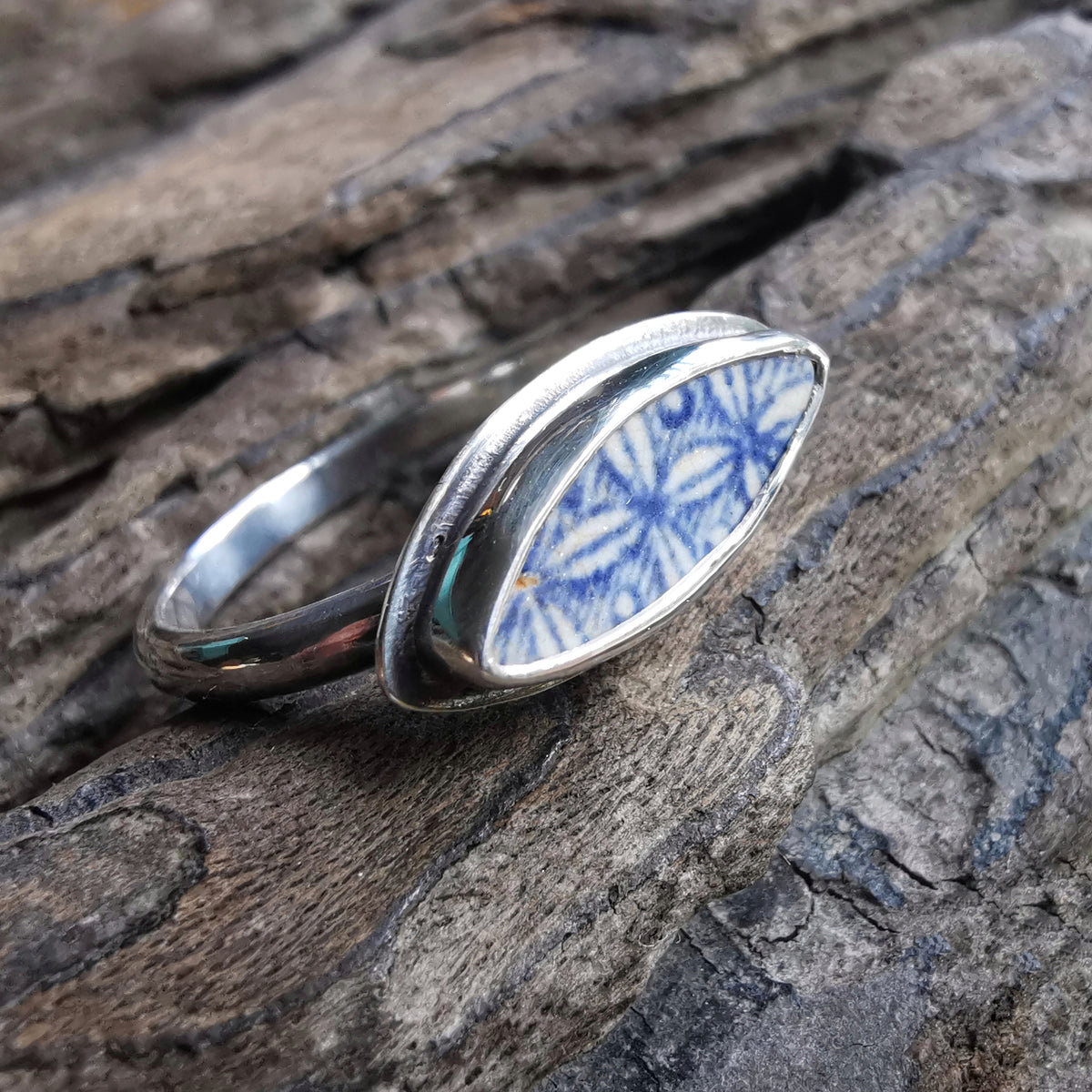 Blue and white Scottish sea pottery & sterling silver ring size P 1/2.