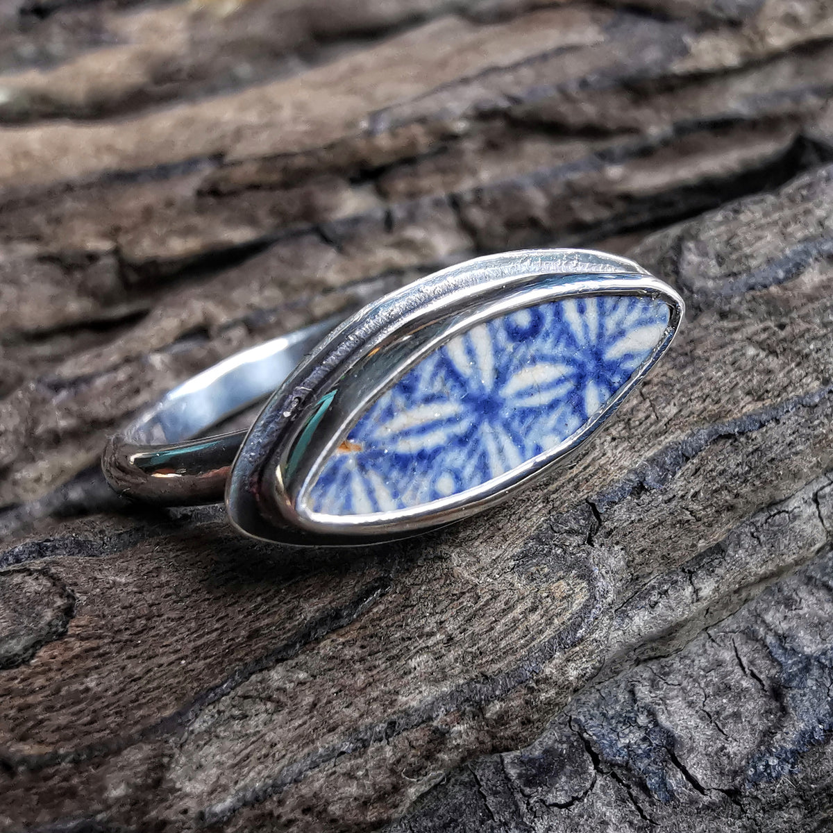Blue and white Scottish sea pottery & sterling silver ring size P 1/2.
