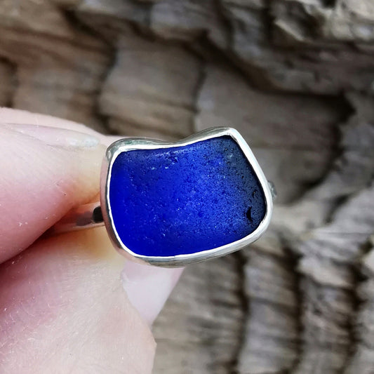 Genuine Scottish cobalt blue cat sea glass silver ring - monopatin