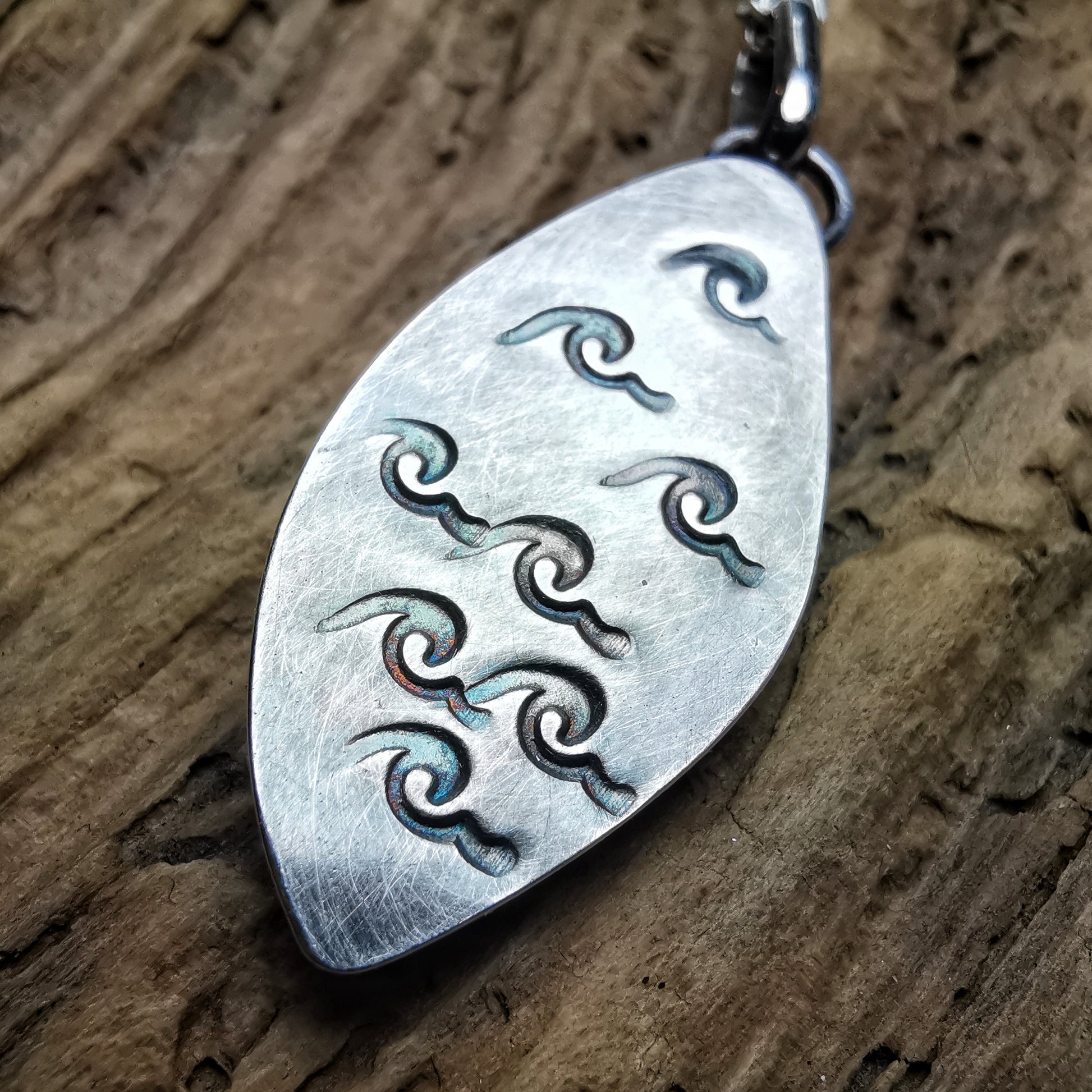 Scottish black and white seaweed pattern sea porcelain pendant, silver necklace - monopatin