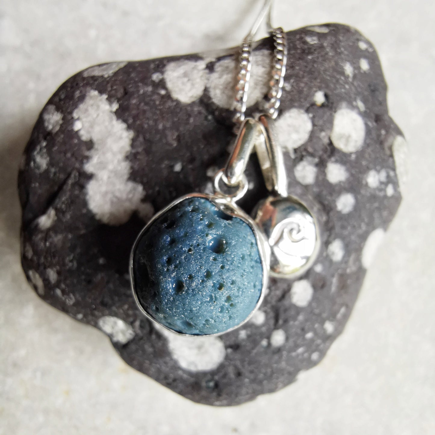 Seaham slag glass bubble and silver pebble wave pendants, sterling silver necklace - monopatin