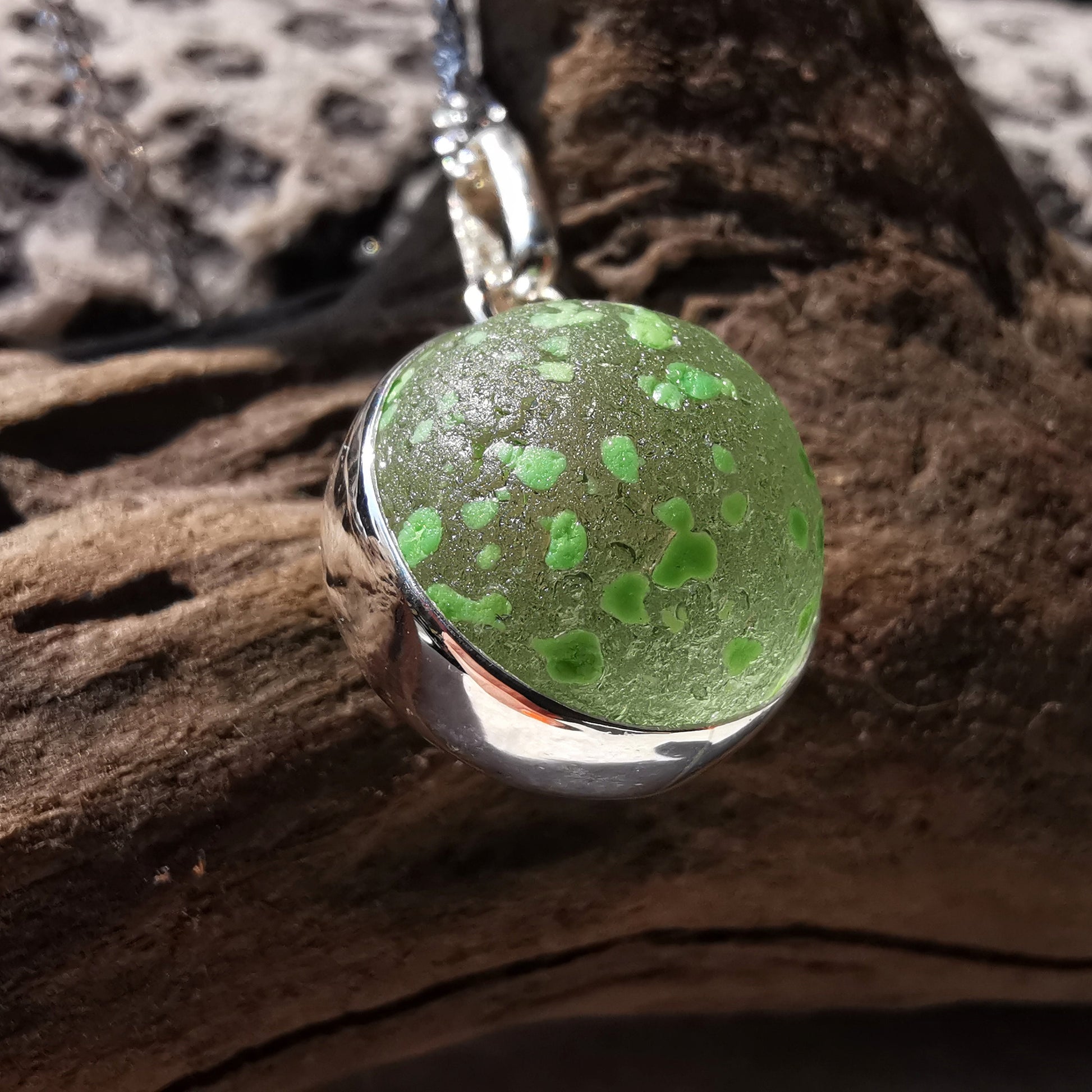 Green confetti sea glass marble pendant, sterling silver necklace - monopatin